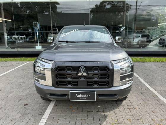 MITSUBISHI TRITON 2.4 BITURBO DIESEL CD HPE 4X4 AUTOMÁTICO MITSUBISHI TRITON 2.4 BITURBO DIESEL CD HPE 4X4 AUTOMÁTICO